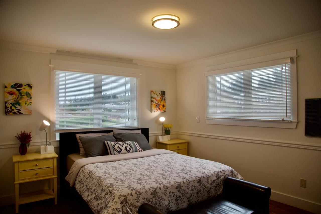 Scenic Lake View Home Tacoma Extérieur photo